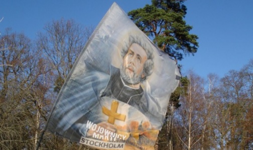 RelacjeNad parkiem Haga w Sztokholmie w czasie Biegu Niepodległości powiewała flaga z patronem Polski Św. Andrzejem Bobolą. ...